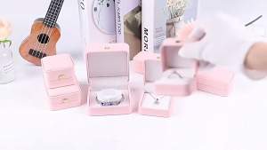 กล่องใส่เครื่องประดับ หนังPU กล่องใส่เครื่องประดับมงกุฎ กล่องบรรจุภัณฑ์เครื่องประดับ กล่องเครื่องประดับ