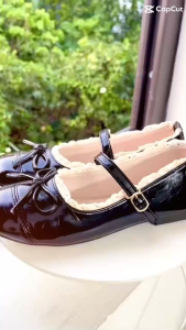 Giày bệt da mèm mũi tròn cổ điển đính nơ phối ren kiểu khóa cài đế mềm thoải mái tinh tế