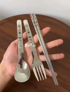 Bộ Thìa Dĩa Đũa Inox Hoạ Tiết Cute - Chất Liệu Inox Sáng Đẹp Dễ Vệ Sinh