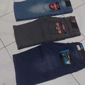 jeans pendek / Celana Pendek Pria Dewasa / Celana Jeans Pendek Dewasa / Celana Pendek Dewasa
