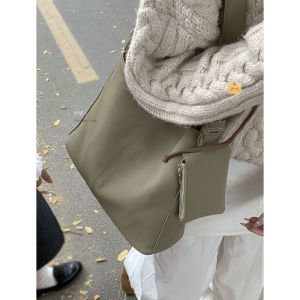 Retro Large Capacity Bag Female Winter 2024 New Arrival Tide South Korea Niche Bucket Bag Casual Large-Capacity Crossbody Bag