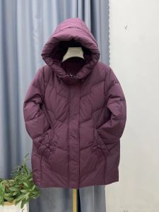 เสื้อแจ็คเก็ตขนเป็ดสีขาวทรงหลวมหนา อบอุ่น ยาวปานกลาง สำหรับผู้หญิงวัยกลางคนและผู้สูงอายุ เสื้อคลุมกันหนาวแบบสวมหัว