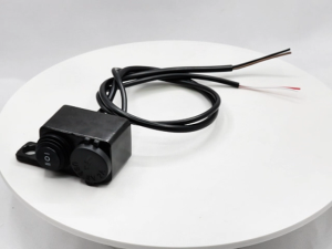 สวิตช์ไฟมอเตอร์ไซค์ DOMINO หัวคู่ พร้อมสวิตช์ USB ขวา