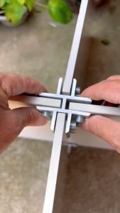 Phụ kiện nối góc nhôm kính hoặc gạch