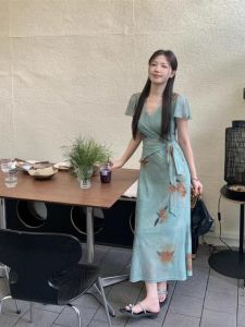 Plus Size Plus Size Ladies French Style Temperament V-neck Look Fairer Slimming Tight Waist Dress Womens Summer New Outdoor Long Skirt