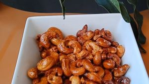 KACANG METE MADU 1KG MEDE MANIS MADU CASHEW WITH HONEY