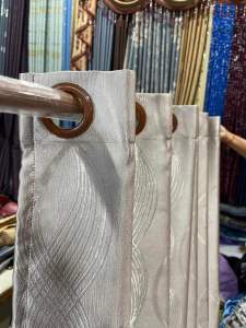 ผ้าม่านตาไก่ หน้าต่างและประตูสำเร็จรูป กันแสง 90​​​% ผ้าหนา คุณภาพดี สีพื้นลายริ้ว