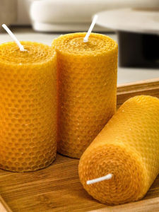 Natural Honeycomb Cylindrical Candle Handrolled Christmas Prayer Smokeless Candle Home Decorations Aromatic Therapy