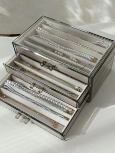 กล่องเก็บเครื่องประดับแบบใสอะคริลิกสีน้ำตาลหลายชั้น กล่องเก็บสร้อยคอ สร้อยข้อมือ สร้อยคอแบบโซ่ไข่มุก กันฝุ่น สไตล์เรียบง่าย