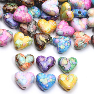 10/20pcs 2 ขนาดภาพวาดที่มีสีสัน Love Heart ลูกปัดหลวม Spacer ลูกปัดอะคริลิคสําหรับเครื่องประดับ DIY ต่างหูพวงกุญแจอุปกรณ์เสริม