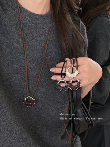 สร้อยคอโซ่ยาวทรงกลมแบบเรียบง่ายสำหรับผู้หญิง โซ่ยาวคล้องคอแบบสุดเทรนด์ สร้อยคอโซ่คอ 2025 เครื่องประดับใหม่