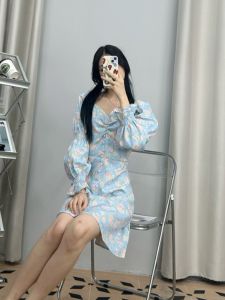 ชุดเดรสยาวคอเหลี่ยมแขนพองสไตล์ฝรั่งเศสย้อนยุคสง่างามสำหรับผู้หญิงในฤดูใบไม้ผลิ ชุดเดรสเข้ารูปคอวีแขนยาวทรงเอ