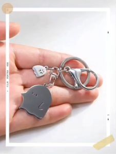 Fashion Kartun Hantu Pasangan Gantungan Kunci Liontin Hantu Kecil Yang Lucu Kunci Cincin Tas Perhiasan Aksesoris-YuanYuan Mall