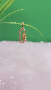 Aksesoris Wanita Liontin Delia 01 Alloy Lapis Mas 18K Permata Zircon PP009G