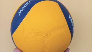 Bola Voli Asli Mikasa V300W Size 5 Murah Import Press Empuk Ringan Berkualitas