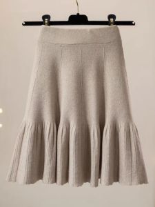 High Waist A-Line Knitted Short Skirt Womens Pleated Elastic Waist Spring Autumn Retro Fashion Pure Color Versatile Midi Skirt