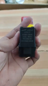 Circuit CFR-1T Flasher Relay 3-Pin 12V for Toyota Tamaraw FX / Corolla / Previa (OEM 81980-12070)