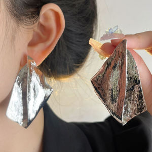 Retro Exaggerated Irregular Metal Rhombus Texture Sensation Earrings Popular 2024 Unique Ear Studs Geometric Pattern for Women