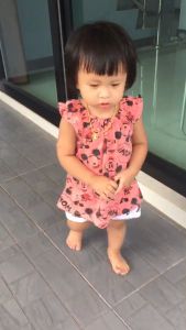 เสื้อคอกระเช้า แขนตุ๊กตา แขนกุด เด็กผู้หญิงผ้าคอตตอลลายน่ารัก (เลือกลายได้)