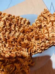 MIE KREMES PEDAS - MIE KREMES BANDUNG\\n\\n Apa Itu Mie Kresem Pedas?\\n\\nMie Kresem Pedas adalah hidangan khas Indonesia yang populer di Bandung, Jawa Barat. Hidangan ini merupakan varian mie goreng yang diberi bumbu pedas, yang memberikan rasa unik dan lezat.\\n\\n Sejarah Singkat Mie Kresem Pedas\\n\\nMeskipun tidak ada catatan sejarah yang pasti tentang asal-usul Mie Kresem Pedas, banyak yang percaya bahwa hidangan ini berasal dari Bandung. Mie Kresem Pedas mulai populer di kalangan warga Bandung sejak tahun 1980-an dan terus berkembang hingga saat ini.\\n\\n Ciri Khas Mie Kresem Pedas\\n\\nMie Kresem Pedas memiliki beberapa ciri khas yang membedakannya dari hidangan mie lainnya:\\n\\n- **Rasa Pedas**: Bumbu pedas yang kuat memberikan sensasi rasa yang unik dan menyegarkan.\\n- **Tekstur**: Mie yang digunakan biasanya memiliki tekstur kenyal dan renyah, yang membuat hidangan ini semakin lezat.\\n- **Bahan-bahan**: Selain mie, Mie Kresem Pedas biasanya terdiri dari sayuran, telur, dan protein seperti ayam atau ikan.\\n\\n Cara Membuat Mie Kresem Pedas\\n\\nJika Anda ingin mencoba membuat Mie Kresem Pedas sendiri di rumah, berikut adalah bahan-bahan dan langkah-langkah yang perlu Anda ikuti:\\n\\n Bahan-Bahan Mie Kresem Pedas\\n\\nBerikut adalah daftar bahan-bahan yang Anda perlukan untuk membuat Mie Kresem Pedas:\\n\\n- Mie kuning\\n- Sayuran (misalnya sawi, kubis, dan mentimun)\\n- Telur\\n- Protein (misalnya ayam atau ikan)\\n- Bumbu pedas (misalnya cabai merah, bawang putih, dan bawang merah)\\n- Bumbu lainnya (misalnya garam, gula, dan kecap)\\n\\n Langkah-Langkah Membuat Mie Kresem Pedas\\n\\nBerikut adalah langkah-langkah yang perlu Anda ikuti untuk membuat Mie Kresem Pedas:\\n\\n1. Rebus mie hingga matang, kemudian tiriskan.\\n2. Goreng telur hingga matang, kemudian potong menjadi irisan kecil.\\n3. Potong sayuran dan protein menjadi irisan kecil.\\n4. Haluskan bumbu pedas, kemudian tumis hingga harum.\\n5. Masukkan sayuran dan protein ke dalam tumisan bumbu pedas, kemudian aduk hingga rata.\\n6. Masukkan mie yang sudah direbus ke dalam tumisan bumbu pedas, kemudian aduk hingga rata.\\n7. Tambahkan garam, gula, dan kecap secukupnya, kemudian aduk hingga rata.\\n8. Angkat dan sajikan Mie Kresem Pedas panas-panas.\\n\\n Mie Kresem Pedas di Bandung\\n\\nJika Anda sedang berada di Bandung dan ingin mencoba Mie Kresem Pedas, berikut adalah beberapa tempat makan yang bisa Anda kunjungi:\\n\\n Tempat Makan Mie Kresem Pedas di Bandung\\n\\nBerikut adalah beberapa tempat makan yang terkenal dengan hidangan Mie Kresem Pedas:\\n\\n- Warung Mie Kresem Spesial\\n- Mie Kresem Enak\\n- Mie Kresem Pedas Bandung\\n\\n Mie Kresem Pedas Rasa Pedas\\n\\nMie Kresem Pedas memiliki rasa pedas yang kuat, yang memberikan sensasi rasa yang unik dan menyegarkan. Jika Anda suka makanan pedas, Mie Kresem Pedas adalah pilihan yang tepat untuk Anda.\\n\\nNikmati Mie Kresem Pedas di Bandung dan rasakan sensasi rasa pedas yang luar biasa!\n}