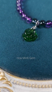 Vòng tay Thạch Anh màu tím trong trẻo size 6.5 li phối charm đá poly chạm hoa hồng xanh thời trang phong thủy mệnh Hỏa Mộc Thổ | Hoa Minh Gem