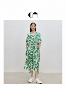 Designer Loose Simple Elegant Silky French Holiday Printed Dress