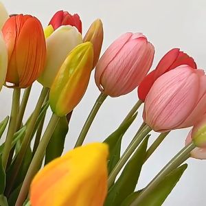 Bunga Tulip Palsu & Bunga Plastik Colorful: Dekorasi & Aksesoris Fotografi