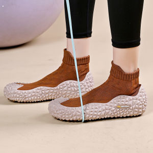 รองเท้าออกกําลังกายในร่ม Xka น้ำหนักเบา กันลื่นดูดซับแรงกระแทก นุ่ม ด้านล่าง ยืดได้ รองเท้ากีฬาโยคะกระโดดเชือกหมอบ