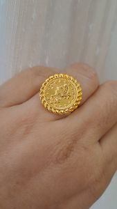 Cincin Koin Bergambar Simpel Titanium 24K (Emas)