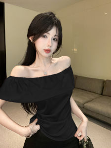 GUZILIAN | เสื้อยืดคอกลมแขนสั้นทรงเข้ารูปสไตล์ฝรั่งเศสสำหรับผู้หญิงในช่วงฤดูร้อน เสื้อแขนสั้นคอวีเปิดไหล่แบบใหม่