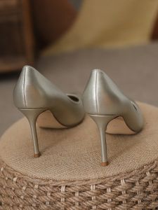 เรียบหรู Matte หนัง รองเท้าเดี่ยวรองเท้าส้นสูงสําหรับผู้หญิง ฤดูใบไม้ผลิ ฤดูร้อน รองเท้างานแต่งงานสไตล์ใหม่ Sharp Pointed Toe Slip-On