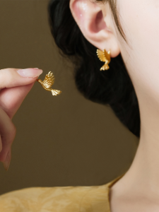 Gold Little Bird Ear Studs Versatile Elegant Minimalist Fashion Jewelry Small Luxury Earrings Fine Craftsmanship Ear Jewelry