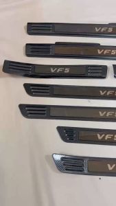 Ốp bậc cửa xe Vinfast VF5/Herio Green chất liệu Carbon chống xước cửa xe