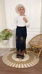 Sarung Batik Rayon Print Motif Bulan | Seragam Hitam