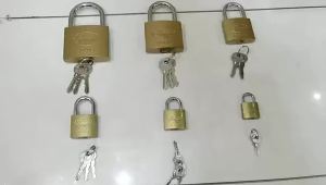 Vintage Brass Padlock Heavy Duty Security Lock With 2 Keys Anti-Rust Multi-Size Options For Door Cabinet Luggage