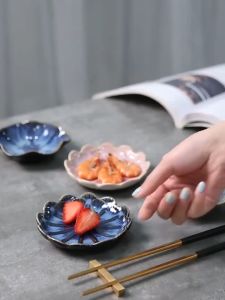 AKIRO HOME Japanese Style Ceramic Flower Sushi Sauce Plate Seasoning Dishes Dipping Soy Sushi Sauce Plate Tableware Pinggan Sos 调味碟 小碟子