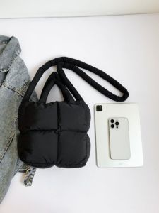 กระเป๋าถือผ้าคอร์ดูรอยนุ่ม Funben Original Design กระเป๋าถือผ้าขนแกะขนาดเล็ก กระเป๋าสะพายข้างแบบสะพายข้างสำหรับเดินทาง