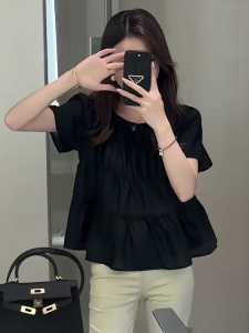 เสื้อเชิ้ตผ้าชีฟองแขนสั้นสีดำสไตล์ฝรั่งเศสสำหรับผู้หญิง ฤดูร้อนปี 2025 เสื้อผ้าเด็กน่ารักที่ทำให้คุณดูเยาว์วัย เสื้อผ้าทำงานสไตล์เกาหลีหลวมๆ