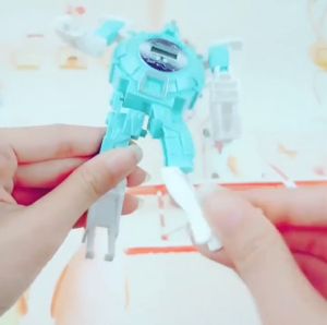 Đồ chơi đồng hồ lắp ráp robot sáng tạo cho bé hiển thị chính xác thời gian dễ dàng chuyển đổi giữa đồng hồ và hình dạng robot