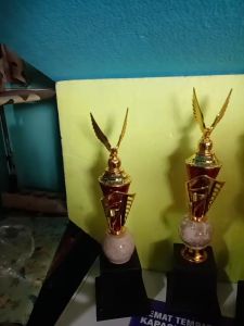 Piala Lomba Juara 1 2 3 4 (GARUDA BODY MERAH MARMER+RASER) "costum" FREE STICKER (BOLEH satuan)TERMASUK SETICKER DAN FREE DESIGN