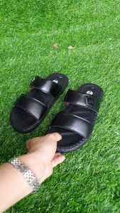 Dép nam đế cao 3cm da bò thật may viền Trường Hải màu đen DN145