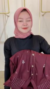 Set Koko Couple Desain Polos untuk Lebaran - Kerah Polo Lengan Pendek Motif Garis