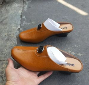 Sandal Bustong Sepatu Sandal Wanita Kulit Asli 100% Sandal pesta acara Hak Wedges : 042