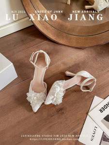 Leather Version Chinese Hanfu Wedding Shoes Flower Embellished Pointed Toe High Heels Womens Autumn Winter New Style Fashionable