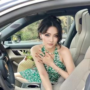 ชุดเดรสแขนสั้น กระโปรงสั้น กระโปรงคลุมสะโพก ดีไซน์เก๋ สาวฮอต