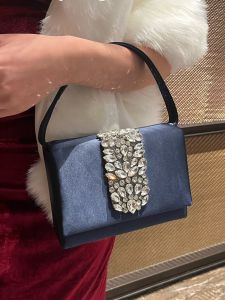 กระเป๋าสะพายข้างผ้าซาตินไหมประดับเพชร กระเป๋าสี่เหลี่ยมเล็กแบบสะพายข้างใต้วงแขน กระเป๋าแฟชั่นสำหรับงานเลี้ยง กระเป๋าสะพายข้างแบบสะพายข้างสำหรับผู้หญิง