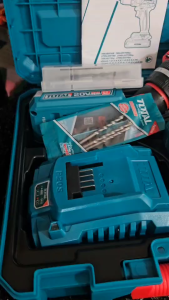 TOTALสว่านกระแทก ไร้สาย 4 หุน (1/2 นิ้ว) ไร้สาย 76 N.m) (แบต 2 ก้อน + แท่นชาร์จ) รุ่น TIDLI20768 ( Compact Brushless Cordless Impact Drill )มอเตอร์ไร้แปรงถ่าน