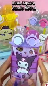 Botol Minum 580ml Anak Sanrio 4 Karakter Kuromi Cinnamoroll Melody Pompompurin-Free Stiicker Sedotan dan Tali