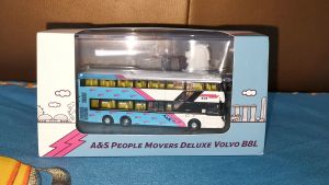 A&S People Movers Deluxe Volvo Bus B8L Model (1:120) [Bus Model with Merlion Statue]