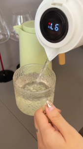 Termos Air Panas 1L Gagang Kayu dengan Indikator Suhu Teko Air Panas dan Dingin Vacuum Jug Flask